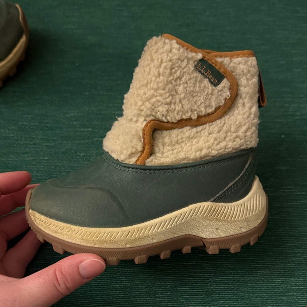 L.L. Bean Kids' Cozy Tan and Green Boots Toddler Size 6 - Picture 2 of 6